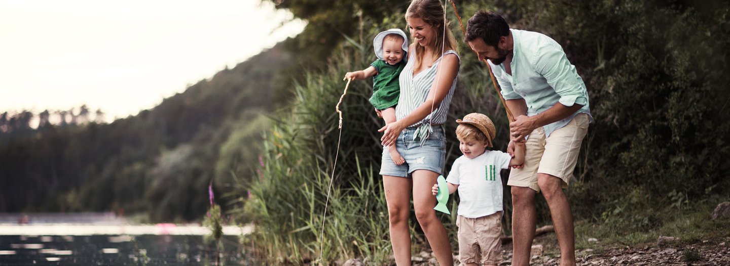 1920x700__Family_fishing_Hero.3e16d0ba.fill-1920x700.jpg